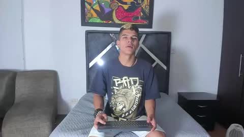 Snapshot of wyatt_2 chatting on 16, 10, 2025 wyatt online show from 16, 10, 2025