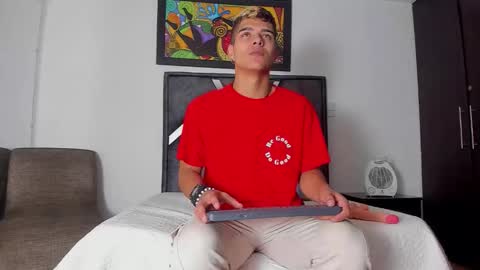 Snapshot of wyatt_2 chatting on 18, 10, 2025 wyatt online show from 18, 10, 2025