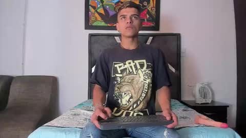 Snapshot of wyatt_2 chatting on 26, 10, 2025 wyatt online show from 26, 10, 2025