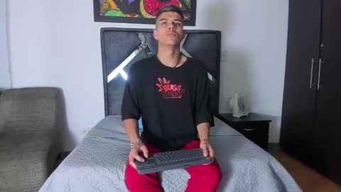 Snapshot of wyatt_2 chatting on 27, 10, 2025 wyatt online show from 27, 10, 2025