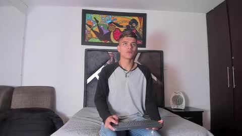 Snapshot of wyatt_2 chatting on 28, 10, 2025 wyatt online show from 28, 10, 2025