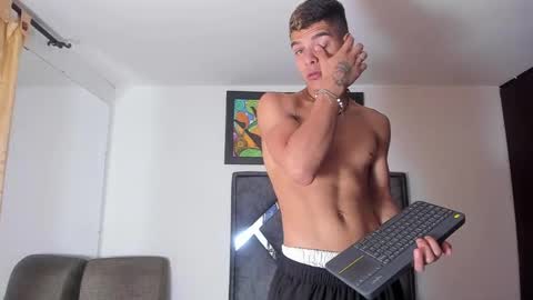 Snapshot of wyatt_2 chatting on 30, 10, 2025 wyatt online show from 30, 10, 2025