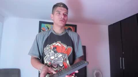 Snapshot of wyatt_2 chatting on 2, 11, 2025 wyatt online show from 2, 11, 2025