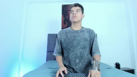 Snapshot of wyatt_2 chatting on 14, 11, 2025 wyatt online show from 14, 11, 2025