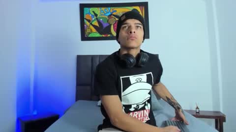 Snapshot of wyatt_2 chatting on 17, 11, 2025 wyatt online show from 17, 11, 2025