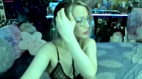 Snapshot of xaevynne chatting on 24, 11, 2025 Xaevynne Sometimes Milla Milla The Cute as a Buttom Brunette online show from 24, 11, 2025