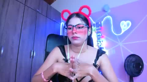 XALLYSONX online show from 15, 1, 2025