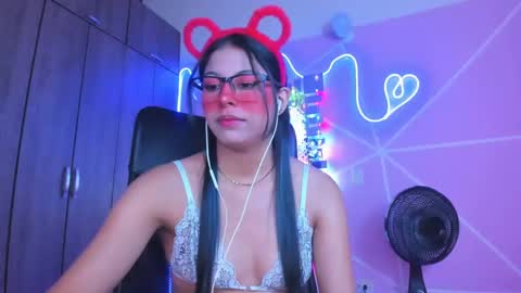XALLYSONX online show from 1, 2, 2025
