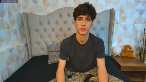 Snapshot of xam_collen chatting on 2, 10, 2025 xam_collen online show from 2, 10, 2025