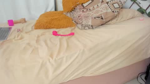 Snapshot of xararouxxx chatting on 25, 12, 2024 S A R A 100K followers online show from 25, 12, 2024