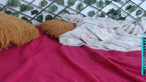 Snapshot of xararouxxx chatting on 11, 3, 2025 S A R A 100K followers online show from 11, 3, 2025