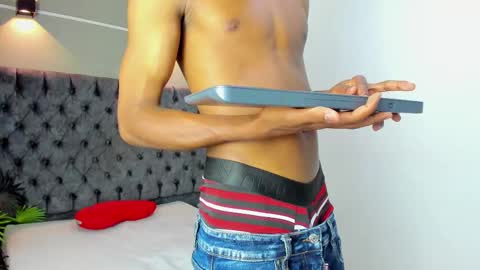 Snapshot of xavi_lee chatting on 18, 10, 2025 XAVI online show from 18, 10, 2025