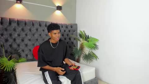 Snapshot of xavi_lee chatting on 22, 10, 2025 XAVI online show from 22, 10, 2025