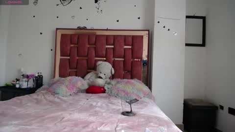 xayu online show from 10, 11, 2025