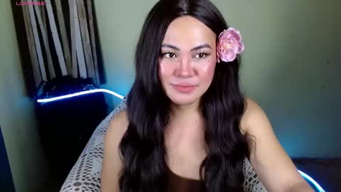 Snapshot of xcalisthra_69x chatting on 30, 11, 2025 Godess Lucy online show from 30, 11, 2025