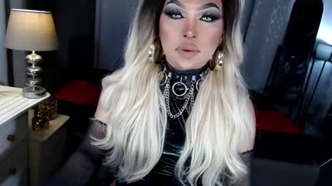 Snapshot of xdirtyflirtyx chatting on 20, 10, 2025 Zhavia online show from 20, 10, 2025