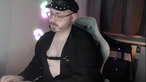 Snapshot of xfabian_love chatting on 24, 10, 2025 F A B I A N online show from 24, 10, 2025