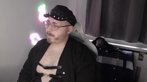 Snapshot of xfabian_love chatting on 25, 10, 2025 F A B I A N online show from 25, 10, 2025