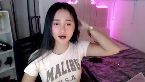 xhena online show from 20, 10, 2025