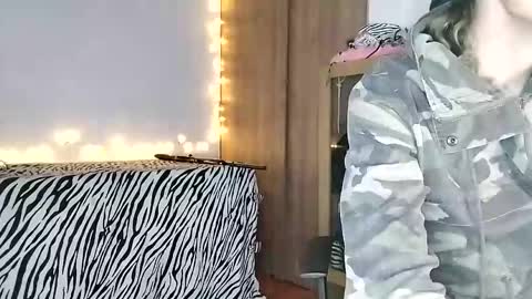 Snapshot of xialexbordeous chatting on 5, 1, 2025 Samara online show from 5, 1, 2025