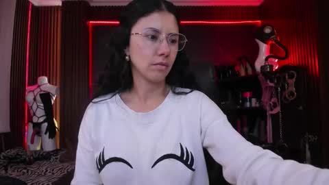 Snapshot of xiaqueen chatting on 18, 10, 2025 XiaQueen I M online show from 18, 10, 2025