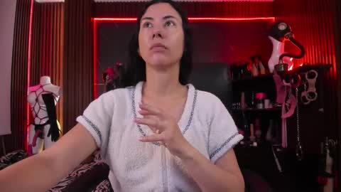 Snapshot of xiaqueen chatting on 22, 10, 2025 XiaQueen I M online show from 22, 10, 2025