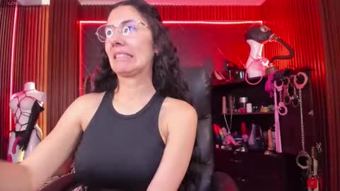 Snapshot of xiaqueen chatting on 15, 11, 2025 XiaQueen I M online show from 15, 11, 2025