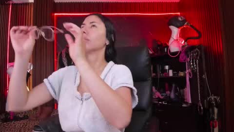 Snapshot of xiaqueen chatting on 20, 11, 2025 XiaQueen I M online show from 20, 11, 2025