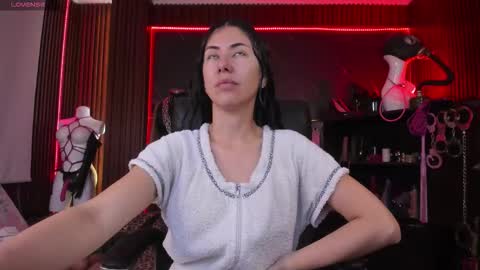 Snapshot of xiaqueen chatting on 28, 11, 2025 XiaQueen I M online show from 28, 11, 2025