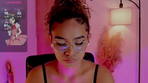 Snapshot of ximena_sotto1 chatting on 6, 3, 2025 camila online show from 6, 3, 2025