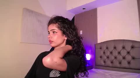 Mia Vega online show from 9, 9, 2025