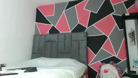 Snapshot of ximenaa_suarez chatting on 11, 11, 2025 ximena suarez online show from 11, 11, 2025