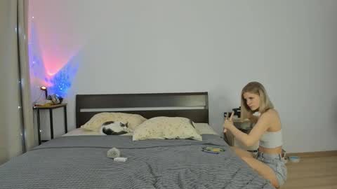 Snapshot of xloe_queen chatting on 30, 11, 2025 Chloe online show from 30, 11, 2025