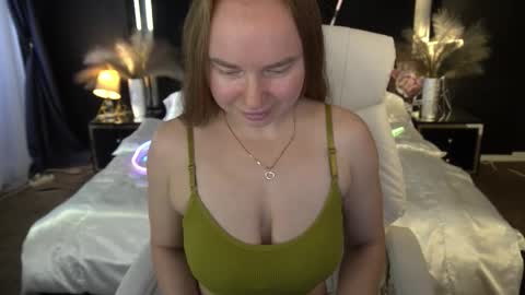 Snapshot of xo_monica chatting on 13, 11, 2025 Monica online show from 13, 11, 2025