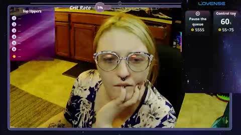 Snapshot of xravenstouchx chatting on 26, 10, 2025 Raven online show from 26, 10, 2025