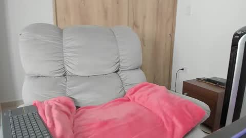 Hellen Sofia instagram hellen5546 online show from 17, 3, 2026