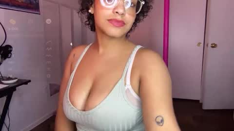 Snapshot of xstargazingx chatting on 11, 10, 2025 xStarGazingx online show from 11, 10, 2025