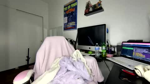 Snapshot of xstargazingx chatting on 22, 10, 2025 xStarGazingx online show from 22, 10, 2025