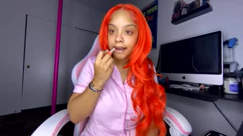 Snapshot of xstargazingx chatting on 17, 11, 2025 xStarGazingx online show from 17, 11, 2025