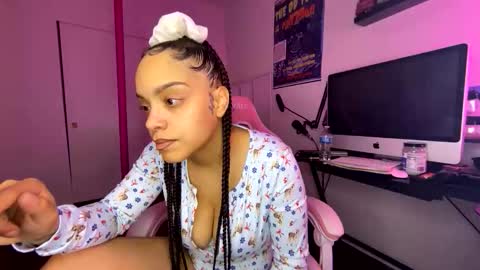 xStarGazingx online show from 4, 12, 2025