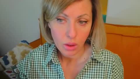 xvaleriax0 online show from 8, 2, 2026