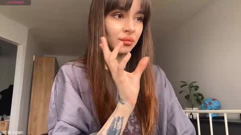 Lily online show from 4, 3, 2026