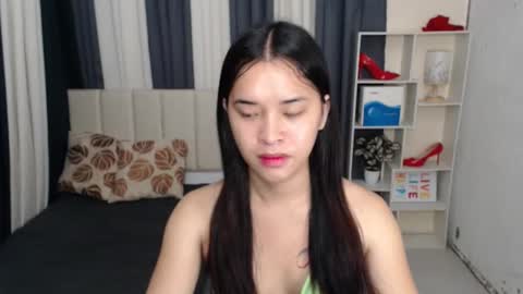 CHLOES ROOM online show from 29, 11, 2025