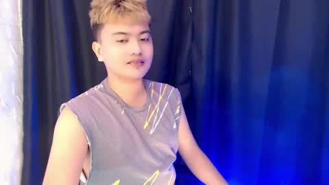 Snapshot of xxhotloyd_cummerx chatting on 27, 10, 2025 Loyd online show from 27, 10, 2025