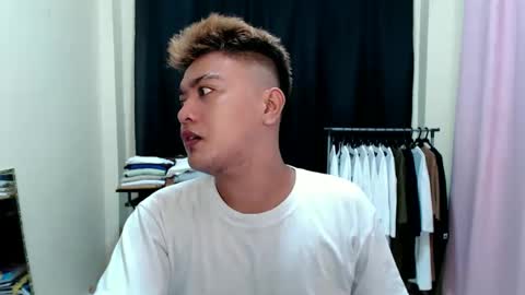 Snapshot of xxhotloyd_cummerx chatting on 15, 11, 2025 Loyd online show from 15, 11, 2025