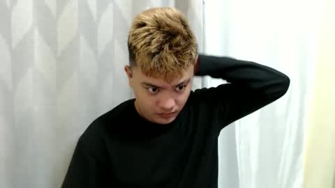 Snapshot of xxhotloyd_cummerx chatting on 24, 11, 2025 Loyd online show from 24, 11, 2025