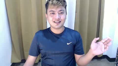 Snapshot of xxhotloyd_cummerx chatting on 16, 12, 2025 Loyd online show from 16, 12, 2025