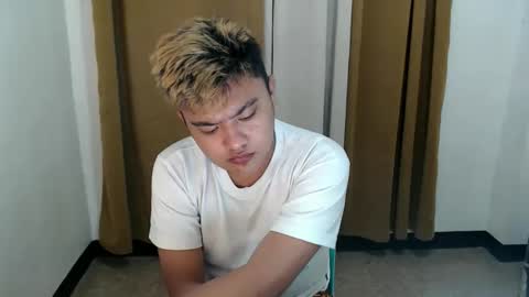 Snapshot of xxhotloyd_cummerx chatting on 18, 12, 2025 Loyd online show from 18, 12, 2025