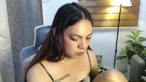 Snapshot of xxjulielovesyouxx chatting on 12, 2, 2025 July online show from 12, 2, 2025