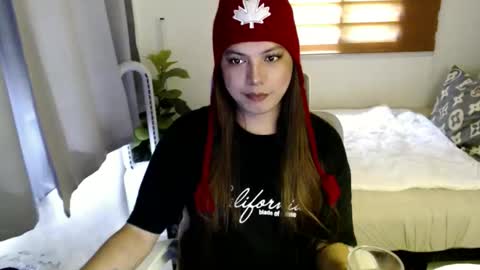 Snapshot of xxjulielovesyouxx chatting on 1, 10, 2025 July online show from 1, 10, 2025